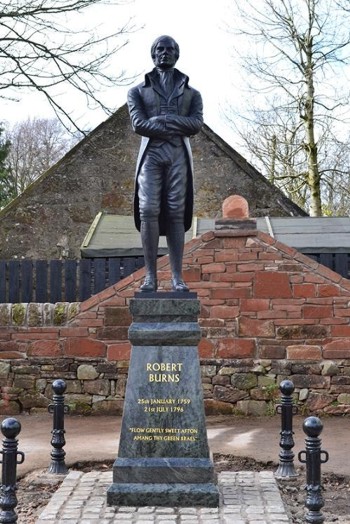 Robert Burns sculpture at bronze